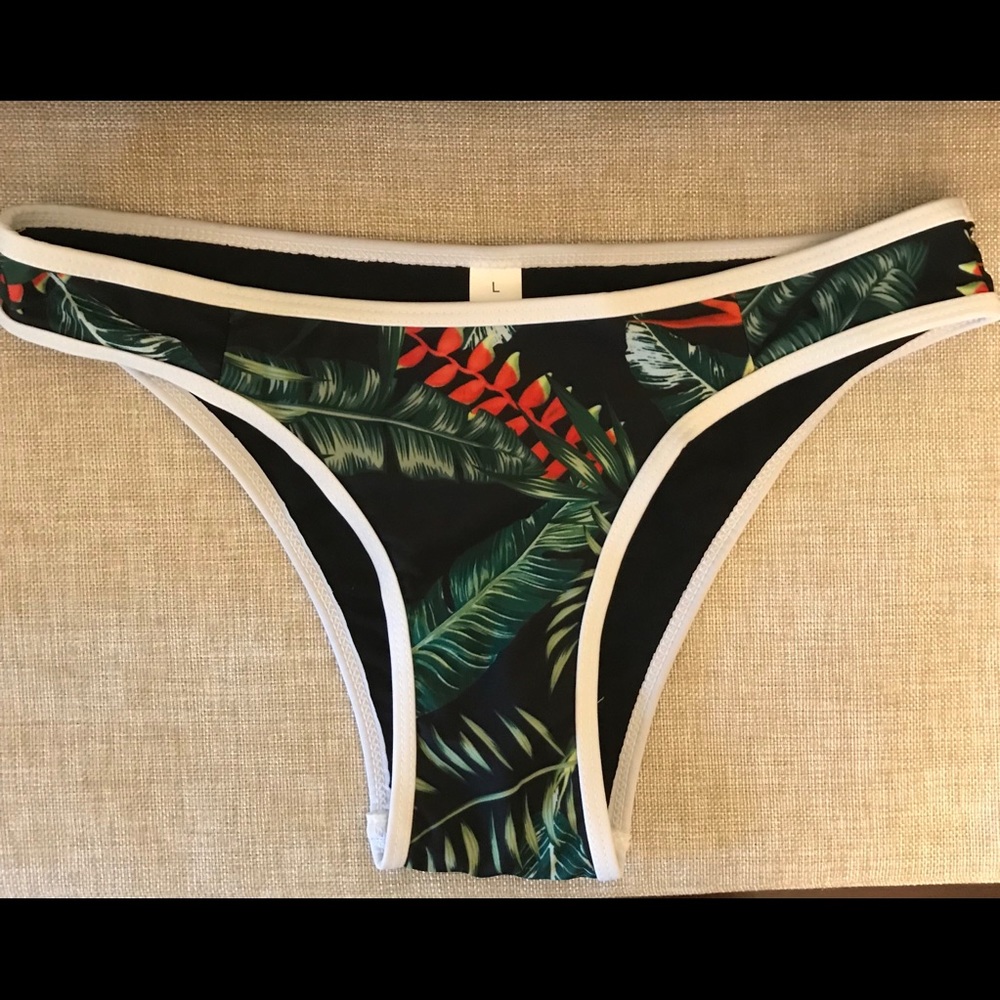Last 1! πLeaf print piped black bikini - Picture 4 of 5